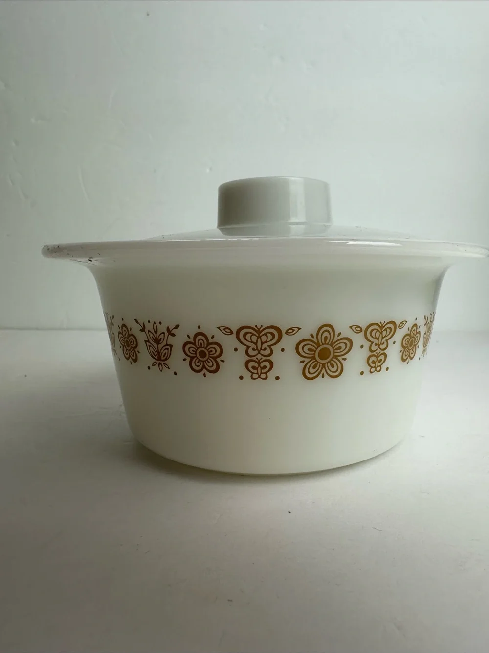 Vintage Pyrex Butterly Gold Butter Tub With Lid Milky White Gold Flowers #75